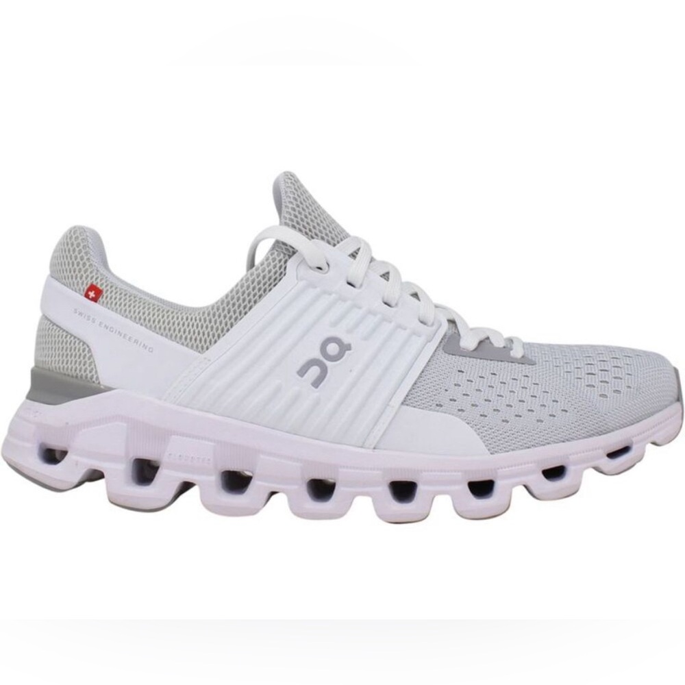 On Running Cloudswift Glacier/white Sz. 5 women